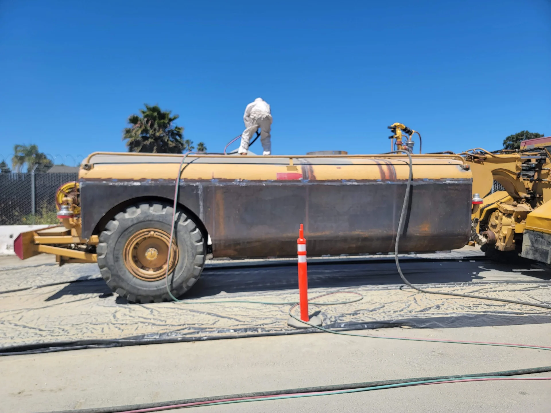 Tank sandblasting